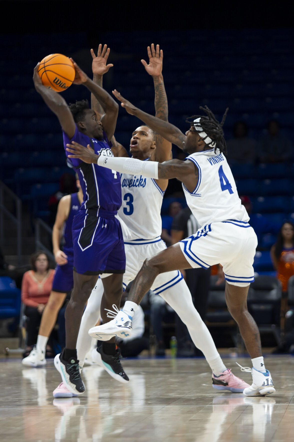 The men's basketball team cruised to victory against Abilene Christian University